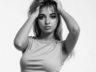 Alter: 34 / Steinbock - Alter: 173 / sportlich - Geschlecht: weiblich - Ausrichtung: heterosexuell - Haare: blond / sehr lang - Piercing: keins - bewebmaster-Alter: B - Hautfarbe: weiss - Augen: blau - Rasur: teilrasiert